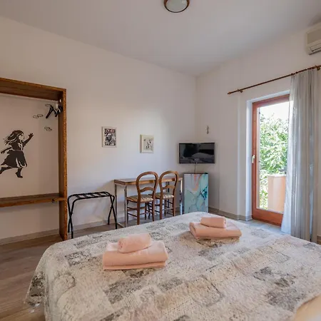 ゲストハウス Casa Botin ロヴィニ